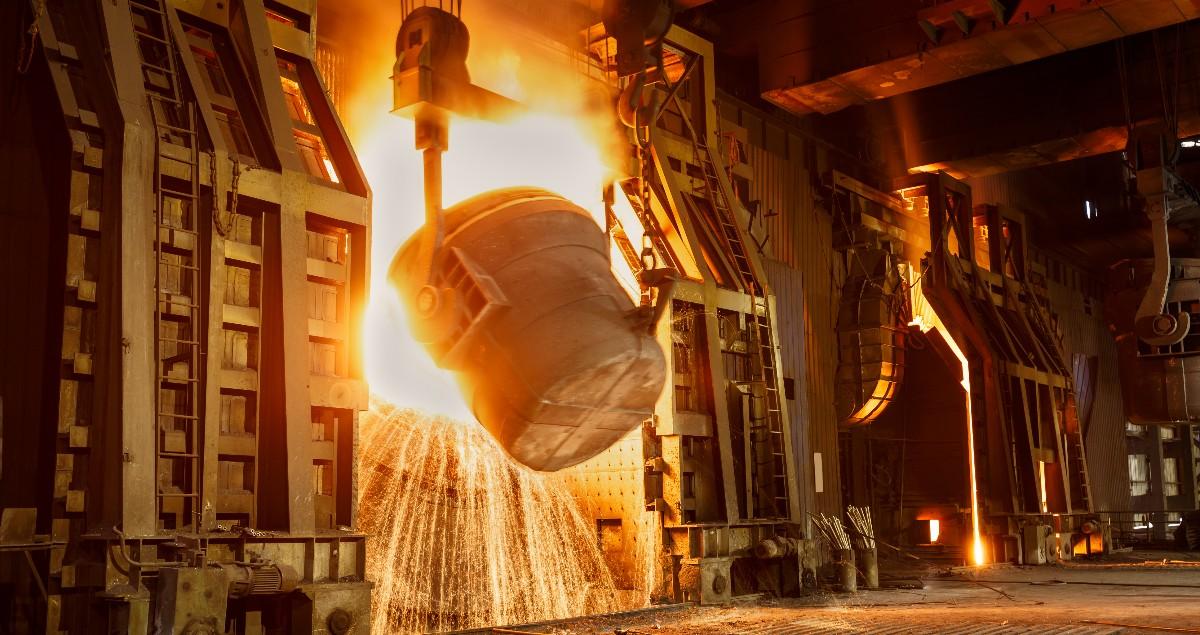 Metal-smelting-furnace-in-steel-mills.jpeg